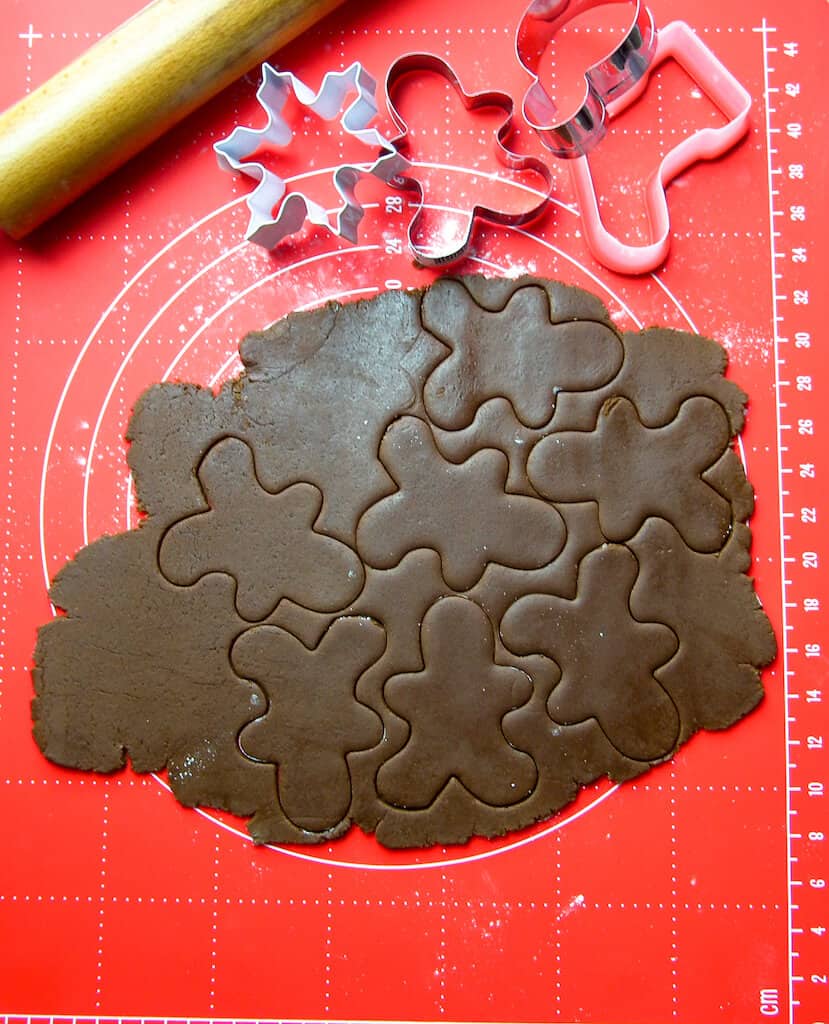 Gingerbread mold and make shapes on it. 
