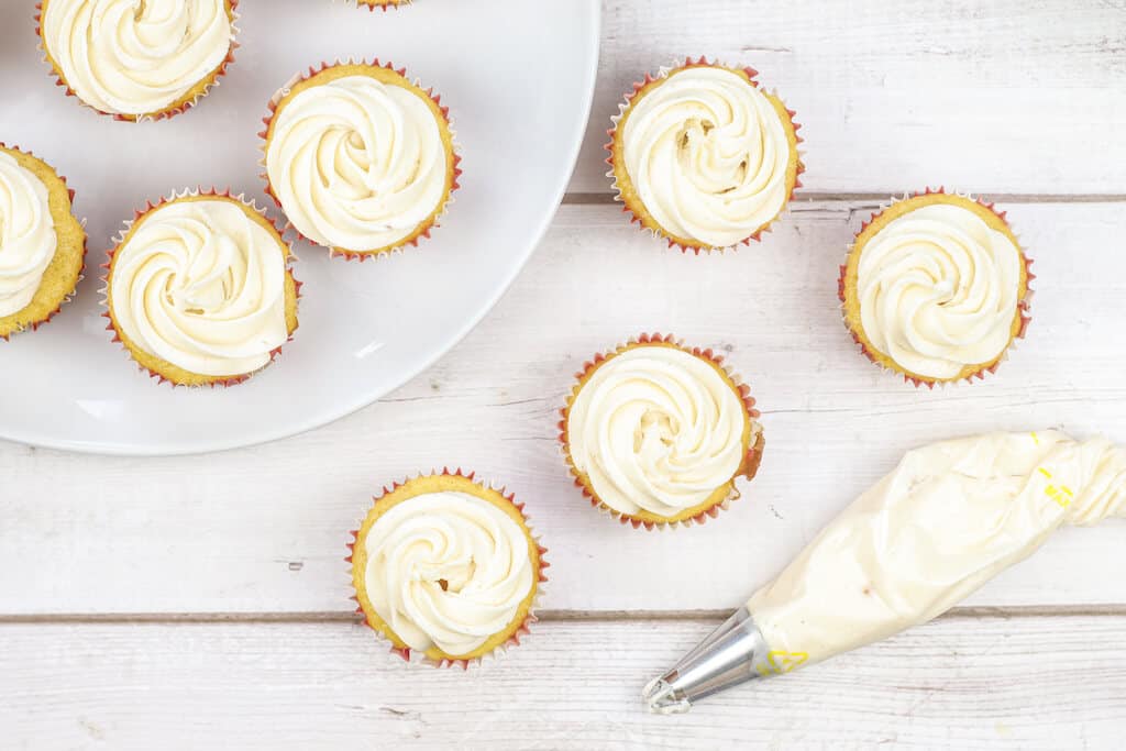 Brown butter frosting popcorn cupcakes.